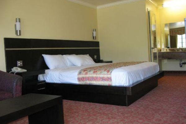 COUNTRY INN SONORA (Jamestown)